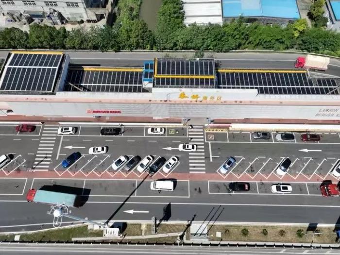 【提示】装上了“充电宝”！上海首个绿色低碳高速公路服务区建成使用