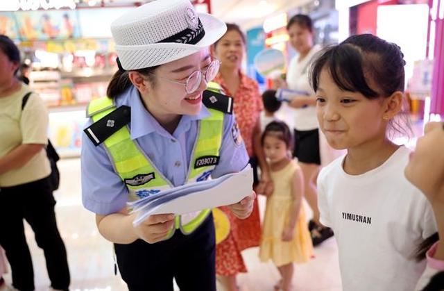 重庆涪陵：百名青少年参加暑期职业体验营活动