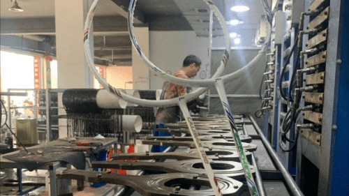 年入22亿!广东人的“相亲天堂”,被羽毛球拿捏了-广东相亲怎么说