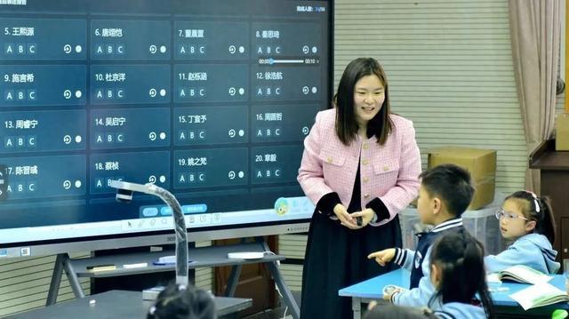 上海长宁推进“AI听说课堂”登陆中小学语言教学