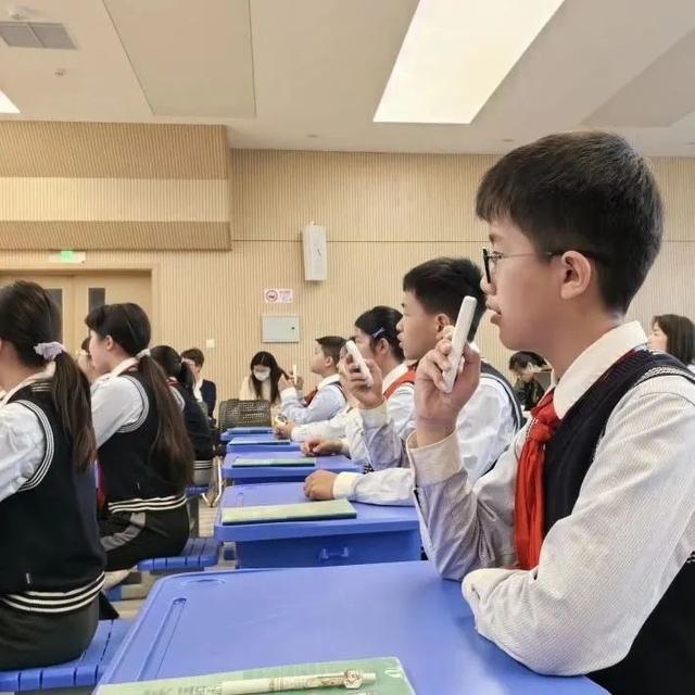 上海长宁推进“AI听说课堂”登陆中小学语言教学