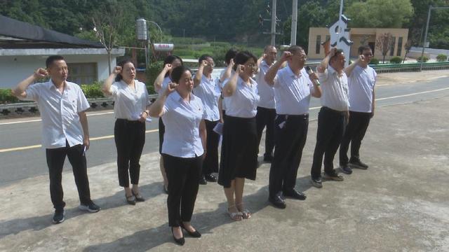 商南县融媒体中心开展党纪学习教育主题党日活动