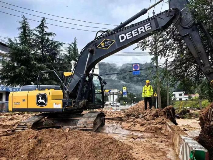 宝鸡遇破纪录降水，为何这次雨这么强？共转移群众1346户2459人！救援他们在行动→