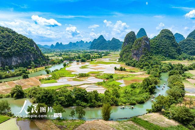 广西阳朔：乡村夏日风景如画