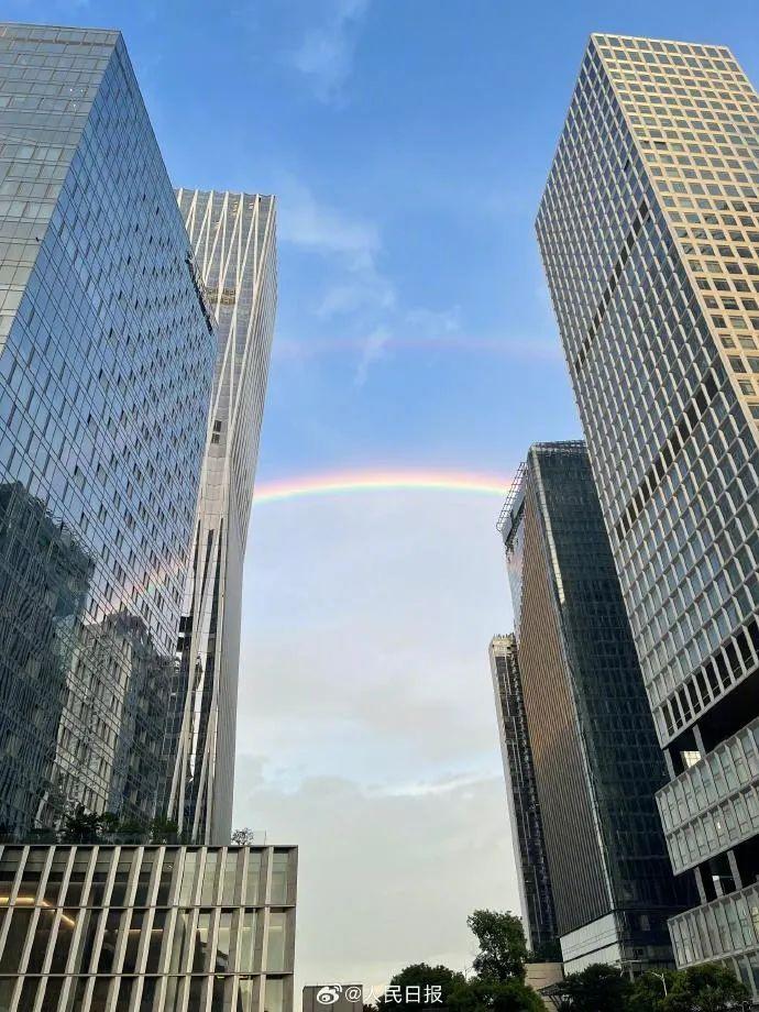 深圳上空，惊现双彩虹！