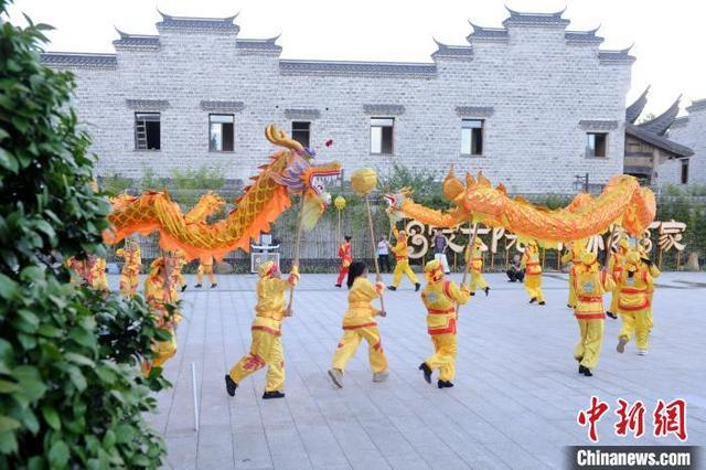 福建武平：“百家大院”暑假旅游热