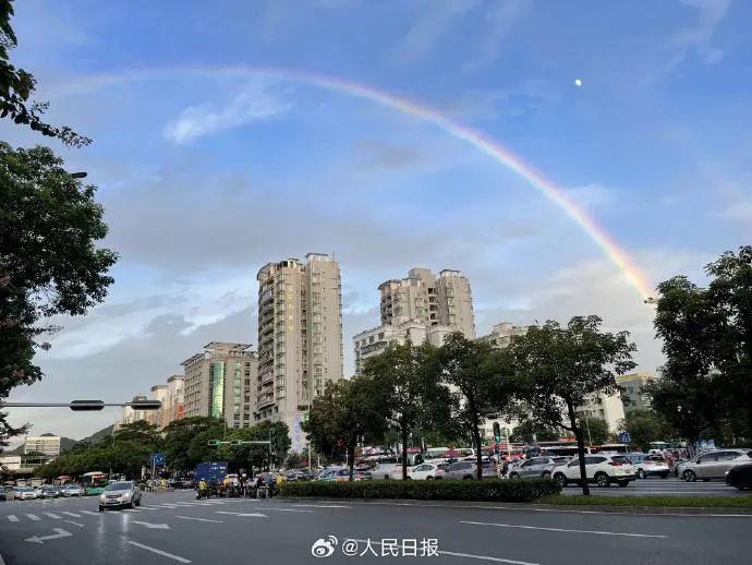 深圳上空，惊现双彩虹！