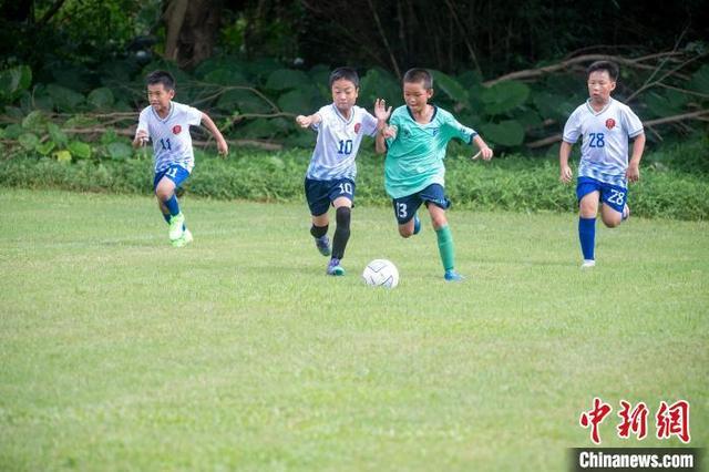 广西梧州举办国际青少年足球邀请赛