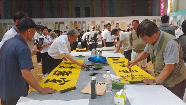 沿黄九省区160幅精品书画作品在磴口县展出