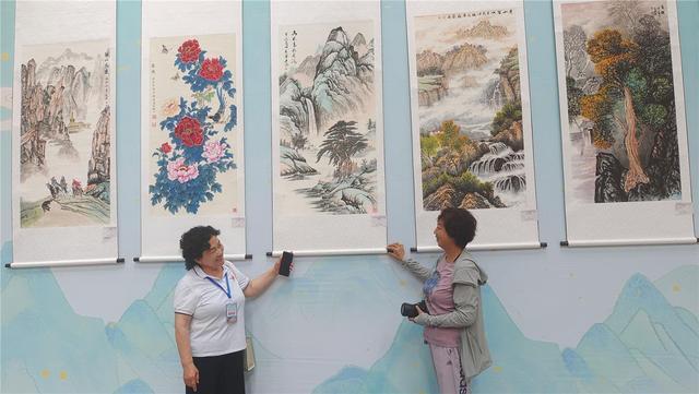 沿黄九省区160幅精品书画作品在磴口县展出