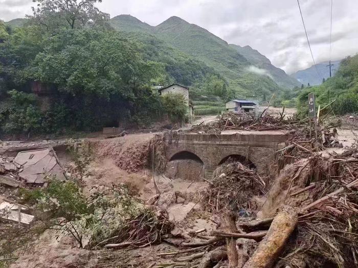 四川汉源县暴雨致30余名村民失联：当地曾组织转移，有人返家遇山洪