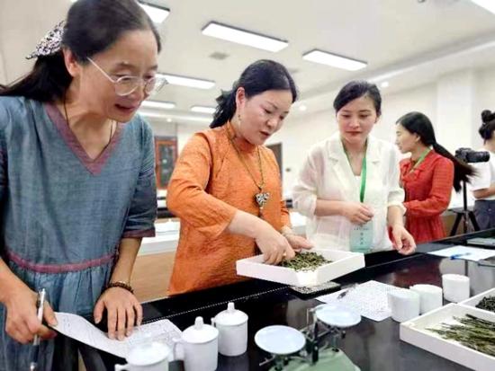 首届“茶艺国际水平评价师资班”在九江职业大学举办