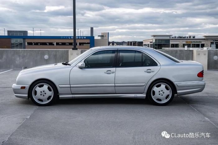 手动AMG W210 E55四眼奔驰，性能绅士的终极座驾 | 酷乐汽车