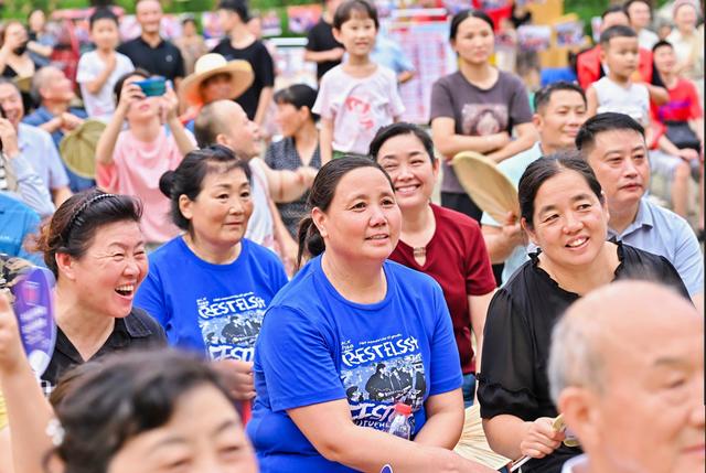 扮靓乡村夜晚，夏季“村晚”火热开演