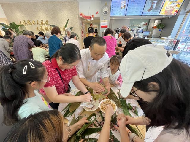 上海徐汇天龙社区“生活盒子”不断解锁新技能，让服务“满圈”