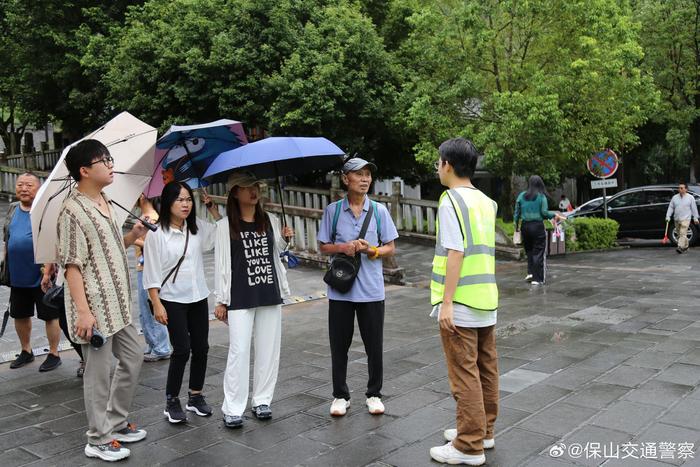 保山大学生交通安全志愿服务活动腾冲篇：志愿服务生力军 疏堵保畅保平安