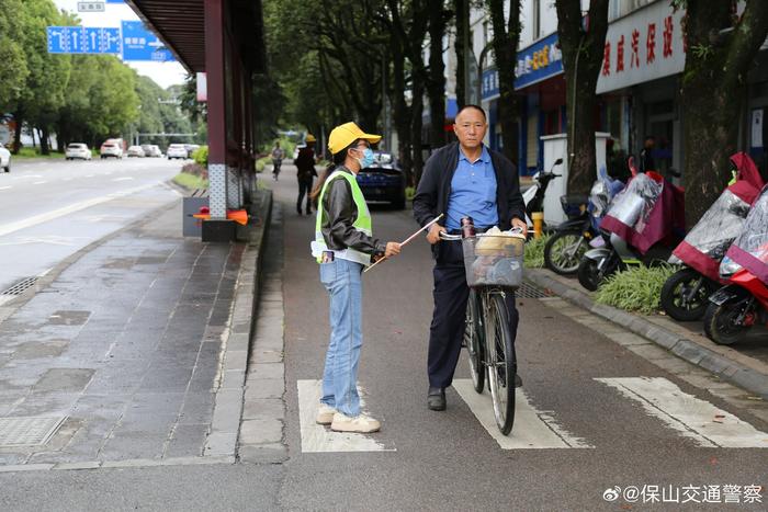 保山大学生交通安全志愿服务活动腾冲篇：志愿服务生力军 疏堵保畅保平安