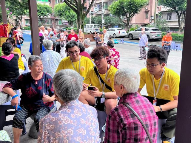 重庆财经学院志愿服务团深入先锋新村普及金融“反诈”知识