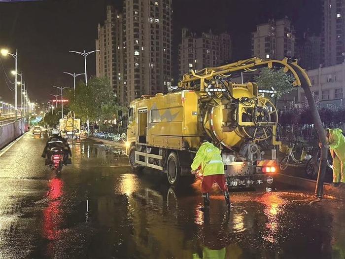 昨日我市迎来强降雨