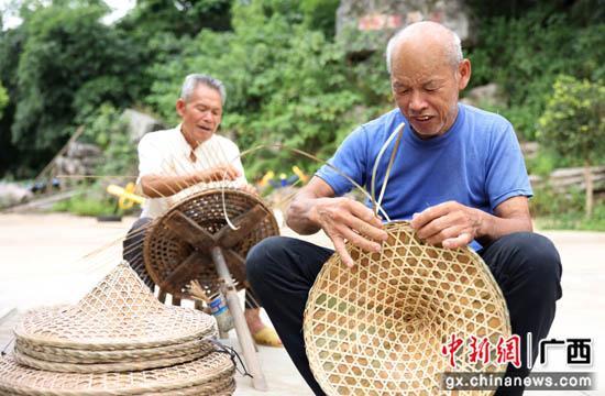 桂林砧板寨：百年传承雨帽村