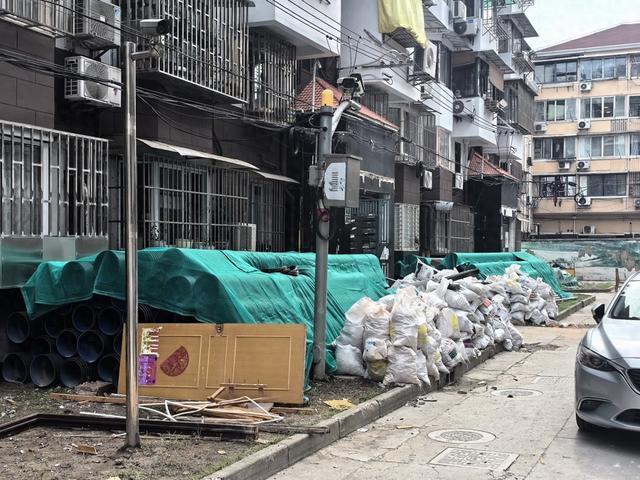 建筑垃圾运不出导致小区改造停滞？上海长宁：已着手进行垃圾清运