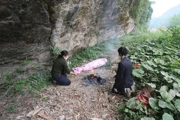 从慰安妇到农民工，他的照片是拿命拍的