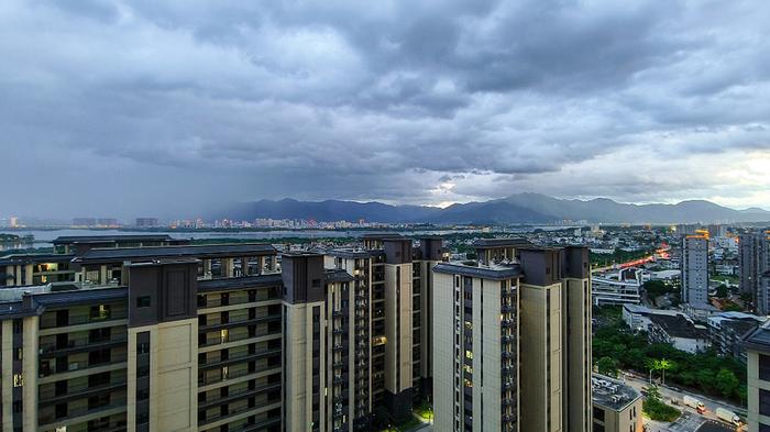 福州发布暴雨红色预警，厦门部分航线停航