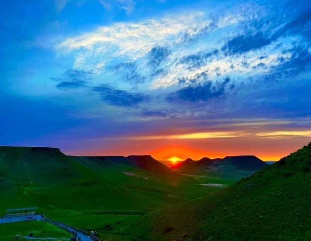 夕阳美如画 清风醉晚霞！内蒙古的“落日”美景让抬头率瞬间拉满