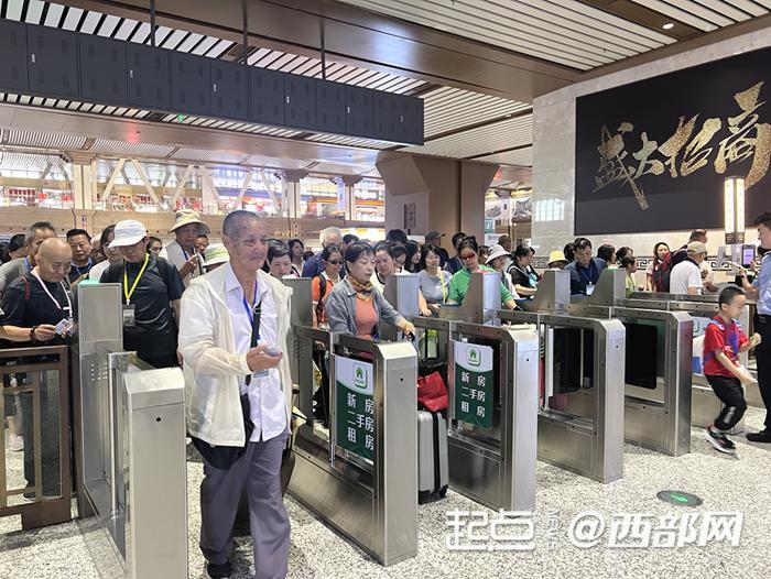 近百项活动坐火车直达！2024年首趟“丝路号·清爽榆林”旅游专列开行