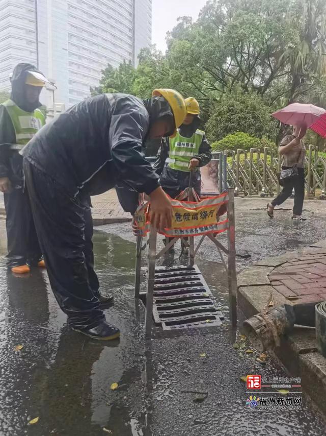 感动！福州台风天里的一幕幕！