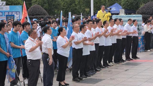 昨晚！江西一“福地”人挤爆了，都是为了…