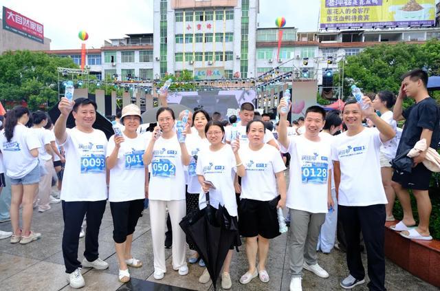 昨晚！江西一“福地”人挤爆了，都是为了…