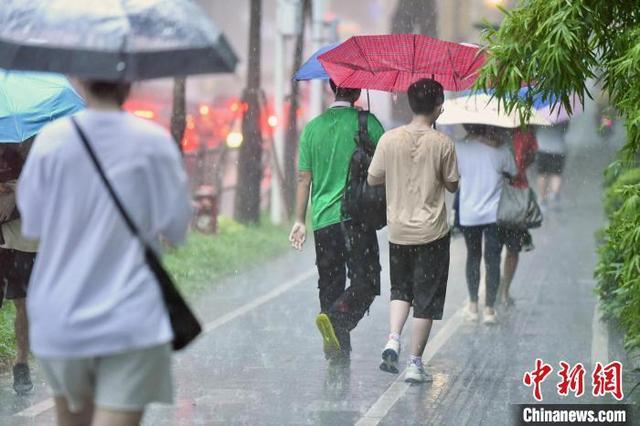 深圳发布暴雨红色预警