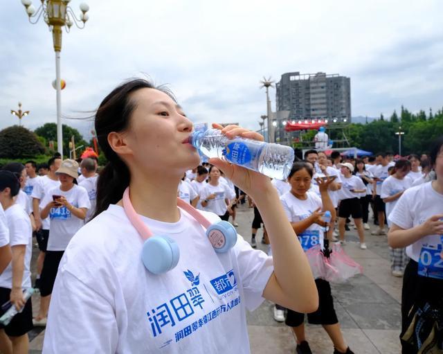 昨晚！江西一“福地”人挤爆了，都是为了…