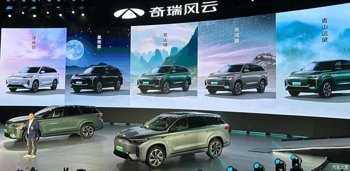 256色氛围灯，大六座插混SUV，选它还是选比亚迪唐？