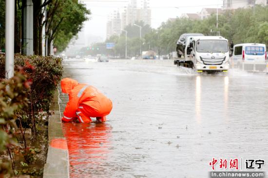 图说沈阳于洪区“防汛保卫战”中的人和事