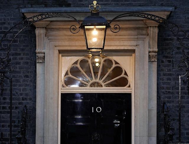 英国首相办公室：国家破产危机 英国首相 里夫斯 斯塔默 工党 保守党 第3张