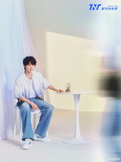 时代少年团《梦》写真🈶!清爽少年感拉🈵了!