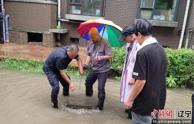 以“迅”应“汛” 沈阳苏家屯区“志愿红”闪耀防汛一线