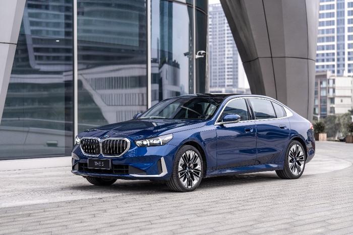 豪华品质再升级！全新BMW 5系树立行业新标杆