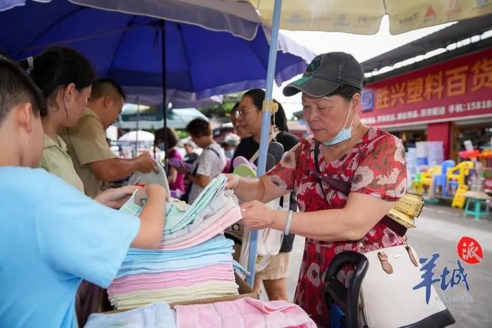 广州南泰批发市场首批商户撤场启动