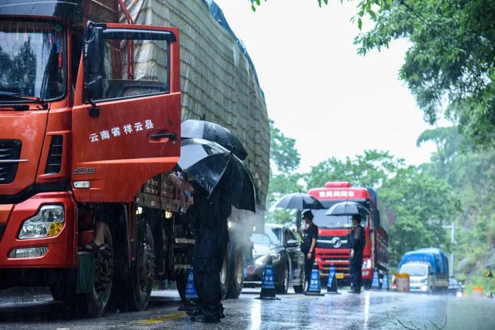 他们平均年龄28岁，常年驻守在打击跨境违法犯罪的前沿阵地