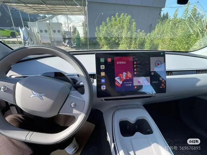 内饰风格神似特斯拉Model 3？充电能跑620km，这辆小鹏能冲不？