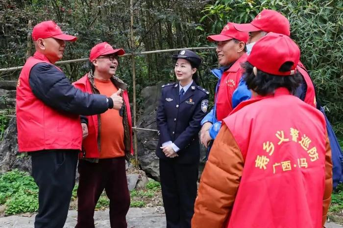 这个村，一年吸引200万人旅游4万人驻扎……