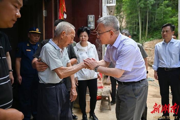 湖南省委书记赶赴资兴：加快摸排和救援，不放过任何一线希望