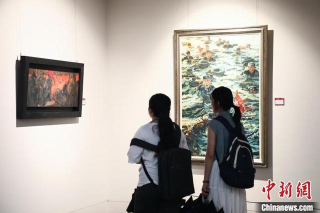 全国军事题材优秀美术作品收藏展在南昌开展