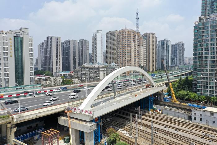 穿城而过·北横通道②｜由西向东，看北横沿线的上海城市风景