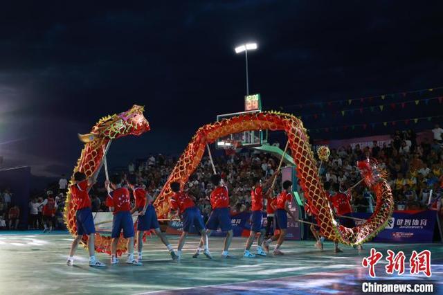 中国篮球名宿王治郅助阵广西“村BA”