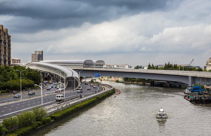 穿城而过·北横通道②｜由西向东，看北横沿线的上海城市风景