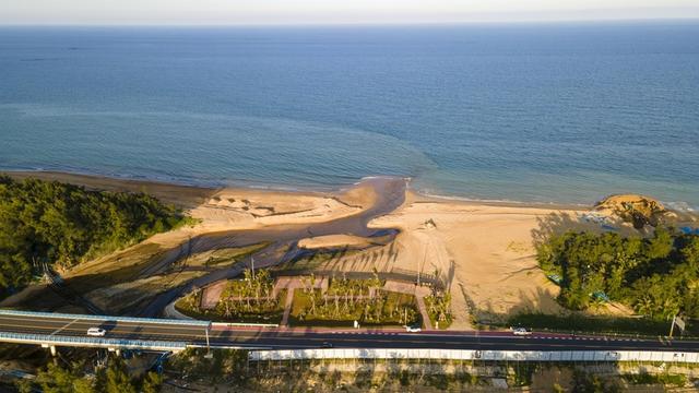 打卡海南万宁旅游公路 感受椰风海韵